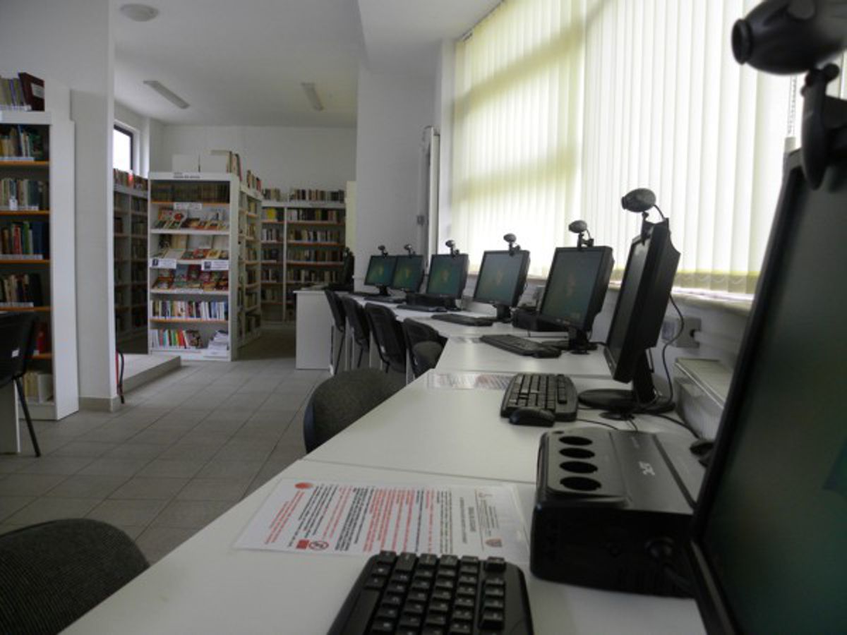 Filiala nr. 3, Sala Internet